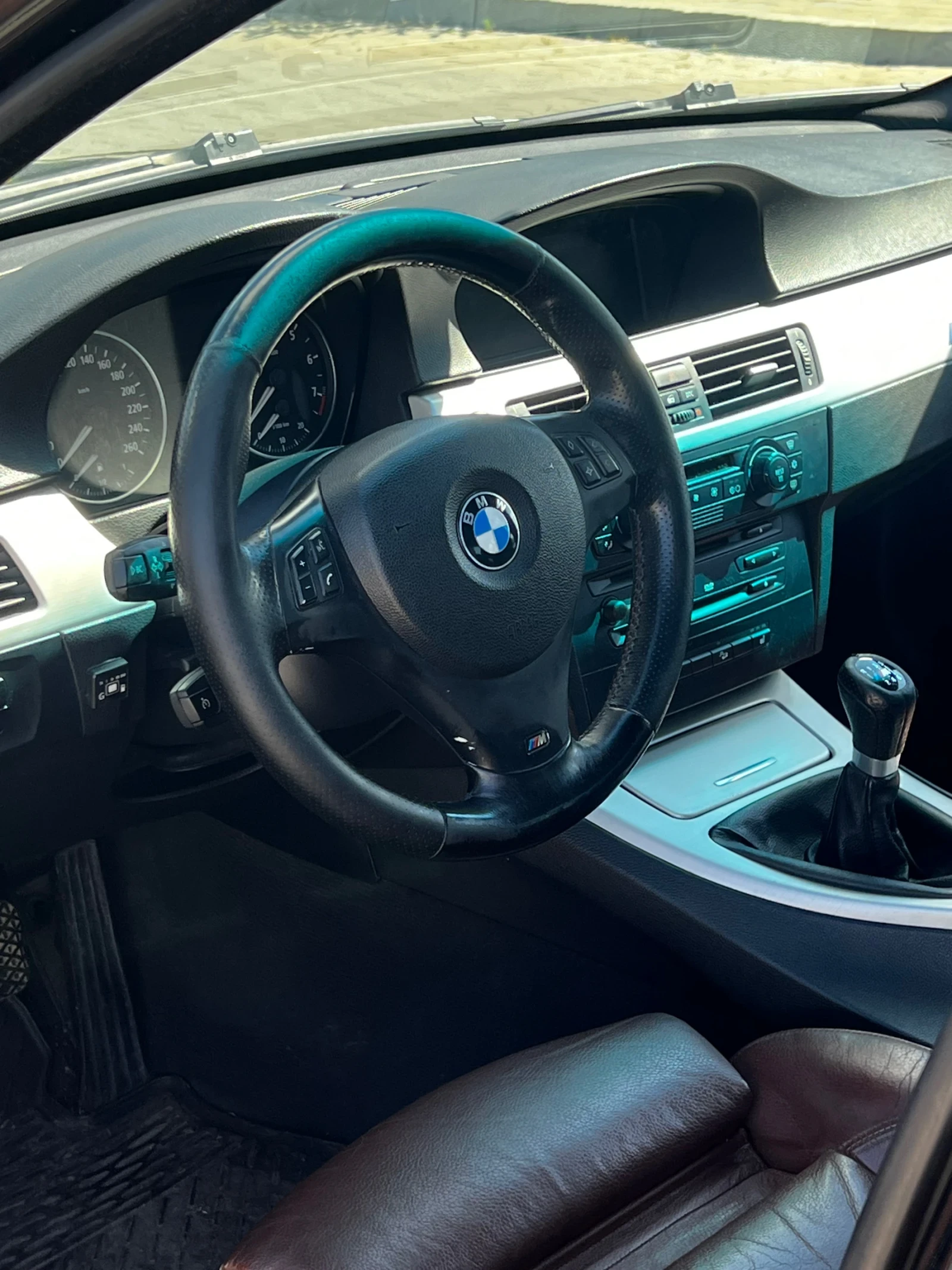 BMW 330 XI, снимка 13 - Автомобили и джипове - 55119174