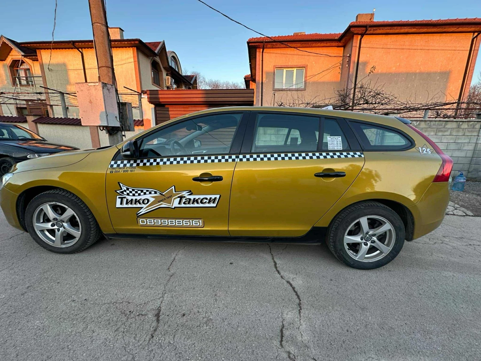 Volvo V60, снимка 4 - Автомобили и джипове - 55423348