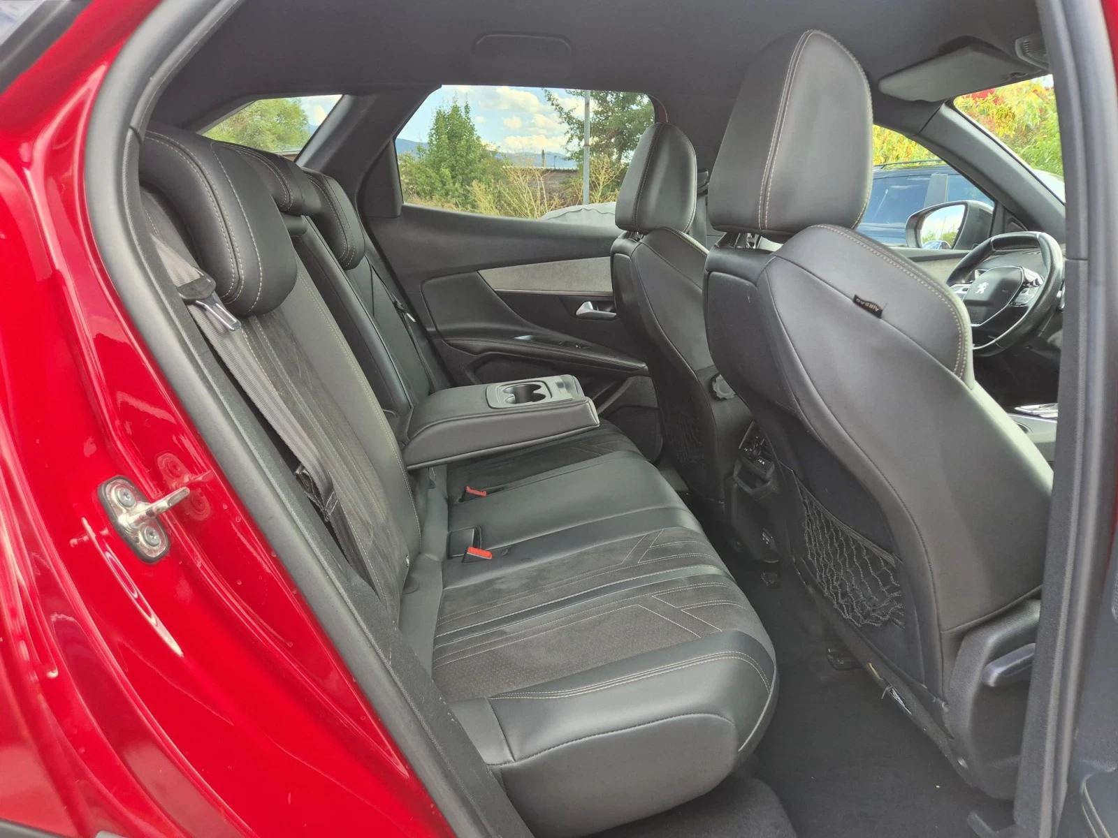 Peugeot 3008 1.5-HDI///GT-line/ДИСТРОНИК/АВТОМАТИК, снимка 12 - Автомобили и джипове - 55842204