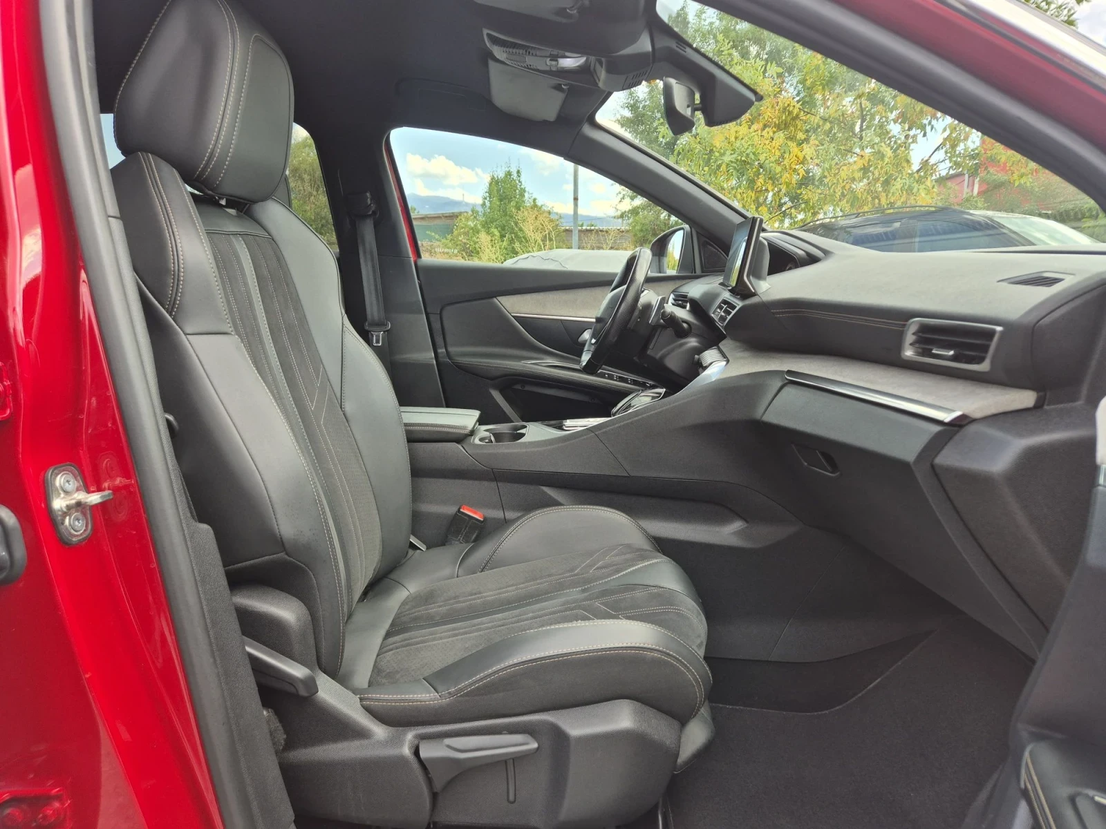 Peugeot 3008 1.5-HDI///GT-line/ДИСТРОНИК/АВТОМАТИК, снимка 13 - Автомобили и джипове - 55842204