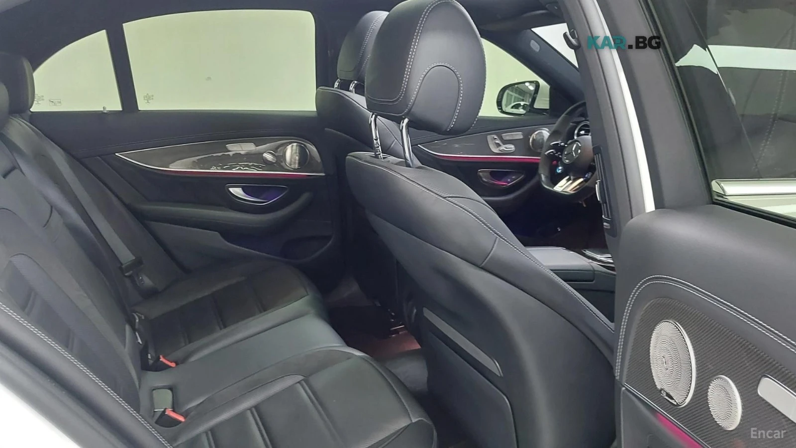 Mercedes-Benz E 53 AMG 4MATIC+ * 360* МАСАЖИ* ОБДУХВ* НАВИ* ПАНО, снимка 9 - Автомобили и джипове - 56196478