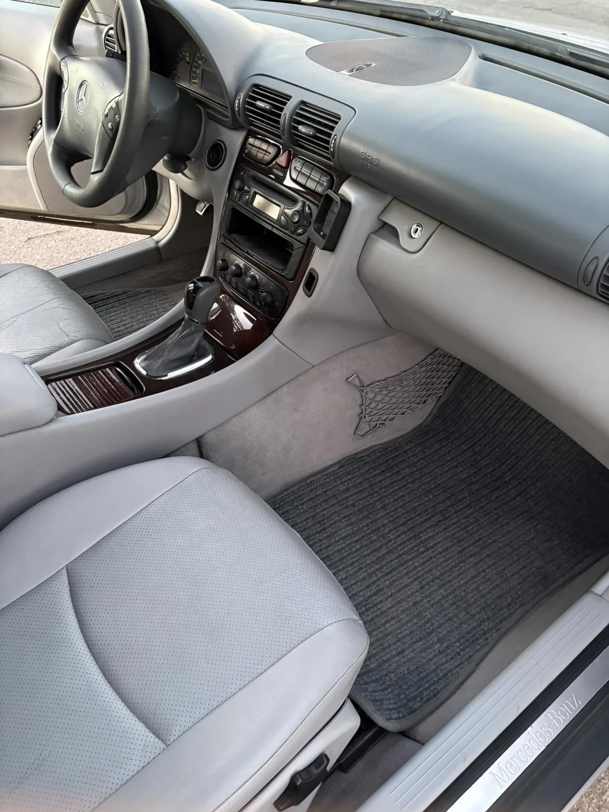Mercedes-Benz C 270, снимка 9 - Автомобили и джипове - 56351406