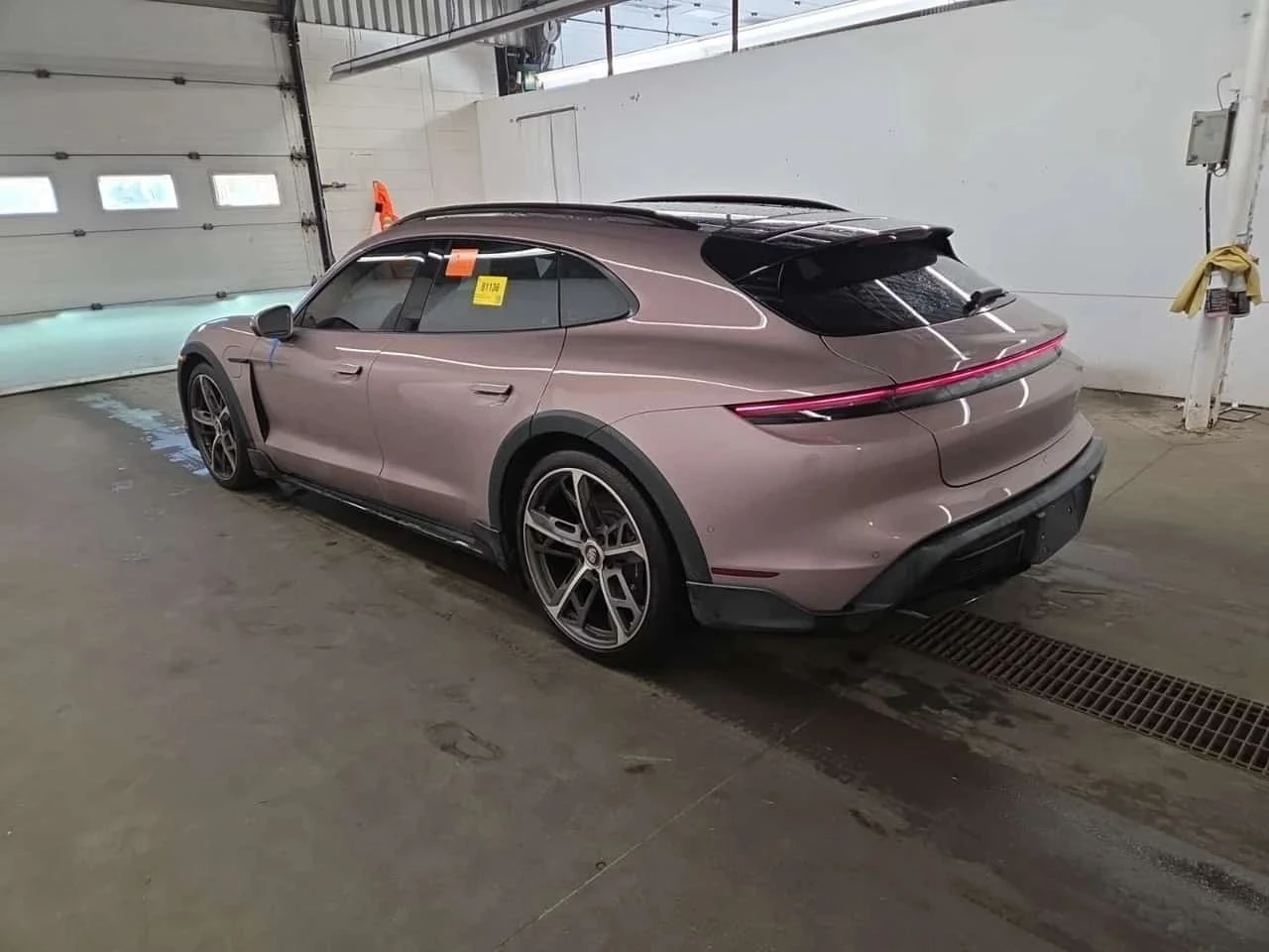 Porsche Taycan, снимка 4 - Автомобили и джипове - 56686062