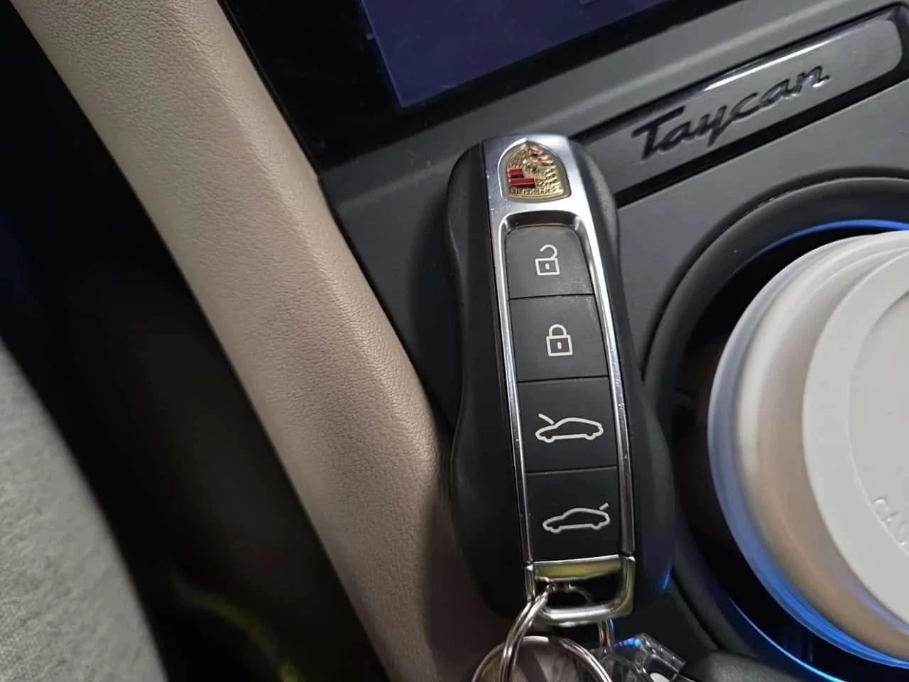 Porsche Taycan, снимка 8 - Автомобили и джипове - 56686062