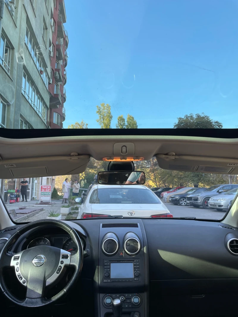 Nissan Qashqai 2.0 DCI Qashqai + 2 Панорама, снимка 6 - Автомобили и джипове - 47693216