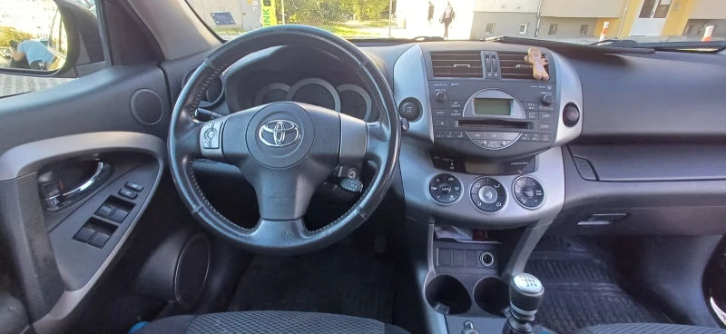 Toyota Rav4 2.2 D- 4D, снимка 9 - Автомобили и джипове - 48552416