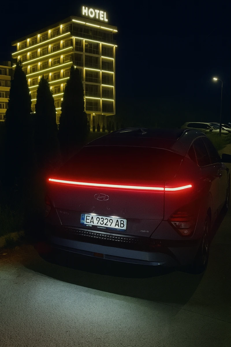 Hyundai Kona EV 65 kWh PREMIUM ГАРАНЦИЯ, снимка 8 - Автомобили и джипове - 52444069