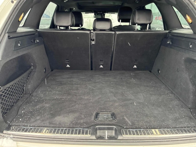 Mercedes-Benz GLC * 300 * CARFAX * ФИНАНСИРАНЕ, снимка 13 - Автомобили и джипове - 52820112