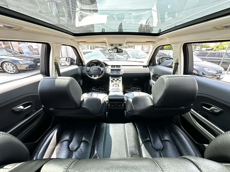 Land Rover Range Rover Evoque SPORT 2.0i 241HP PANO CAMERA SWISS, снимка 9 - Автомобили и джипове - 53185251