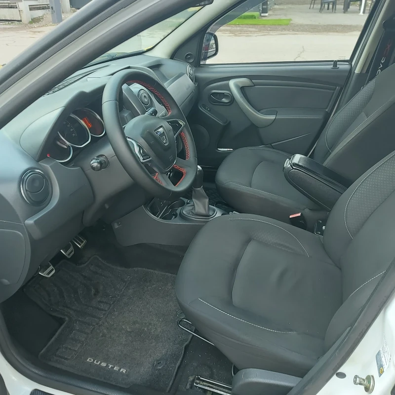 Dacia Duster, снимка 8 - Автомобили и джипове - 53449415