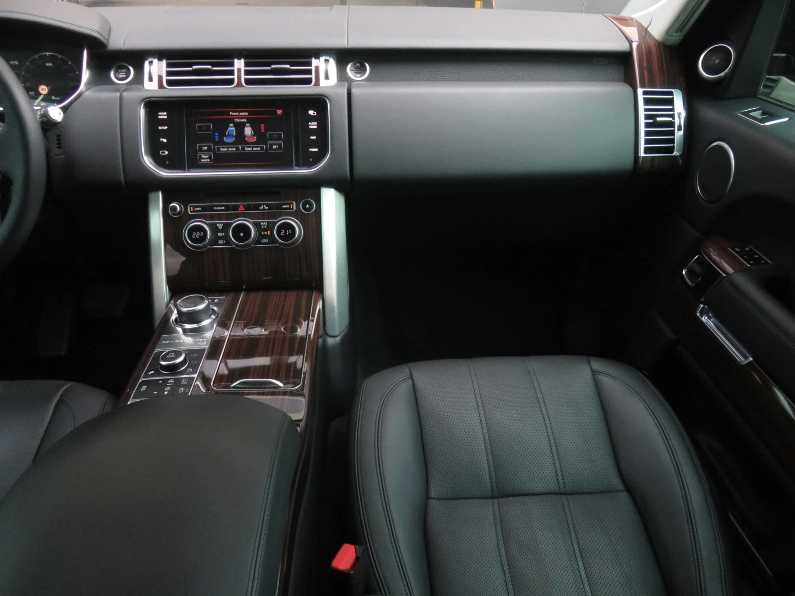 Land Rover Range rover Vogue 3.0 TDV6, Oбдухване, Памет, Keyless, Вакуми  - изображение 7