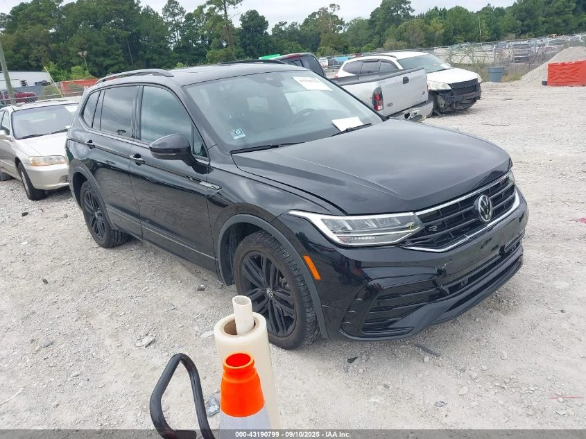 VW Tiguan 2022 V2.0T SE R-LINE BLACK - изображение 2