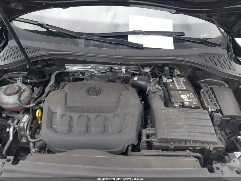 VW Tiguan 2022 V2.0T SE R-LINE BLACK - изображение 9