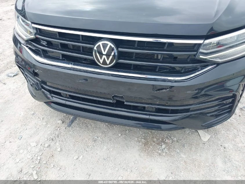 VW Tiguan 2022 V2.0T SE R-LINE BLACK - изображение 7