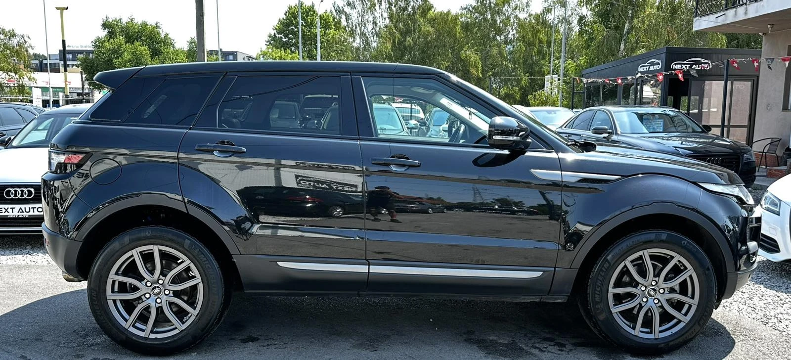 Land Rover Range Rover Evoque SPORT 2.0i 241HP PANO CAMERA SWISS - изображение 4