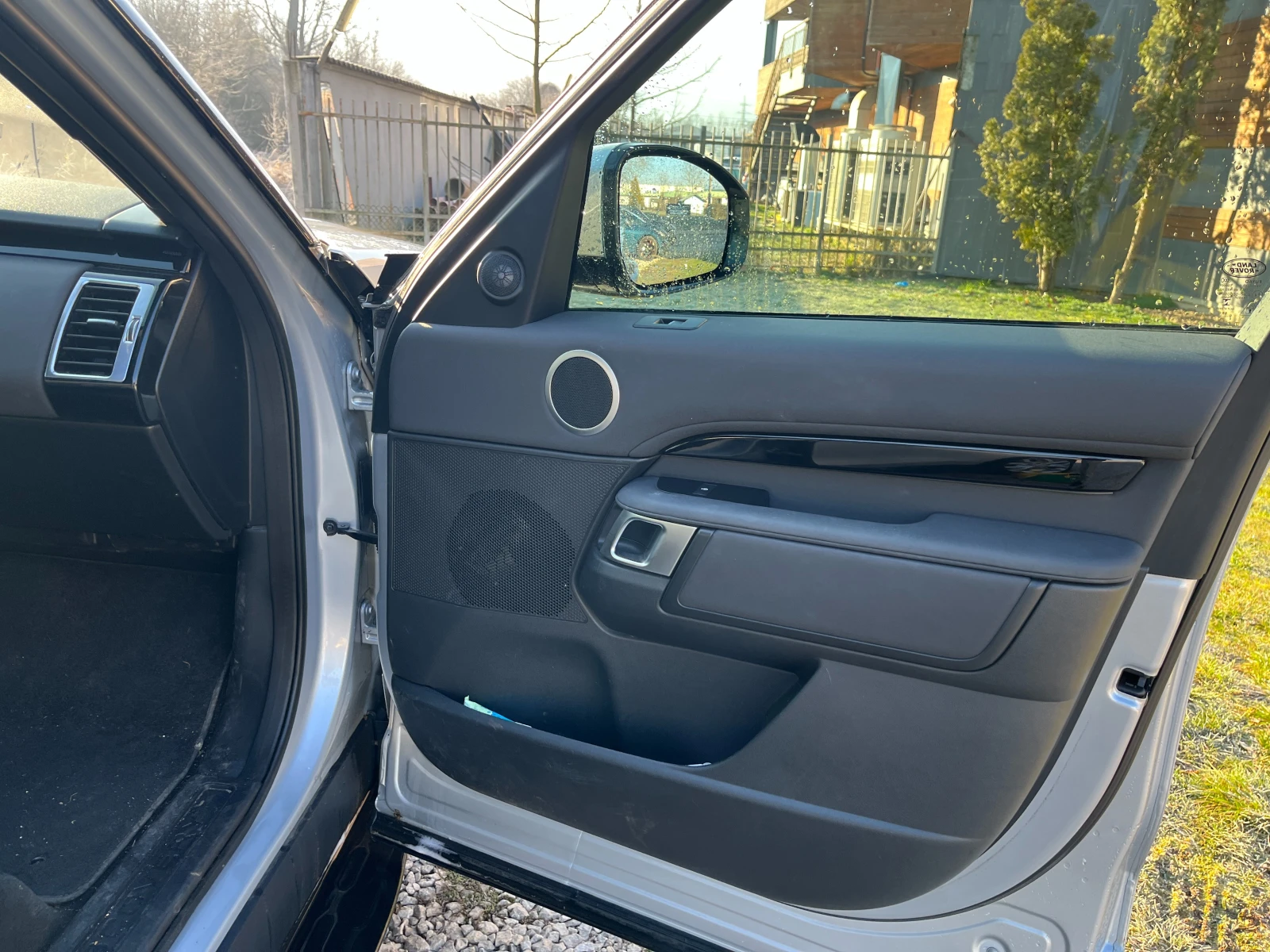 Land Rover Discovery, снимка 8 - Автомобили и джипове - 53809251