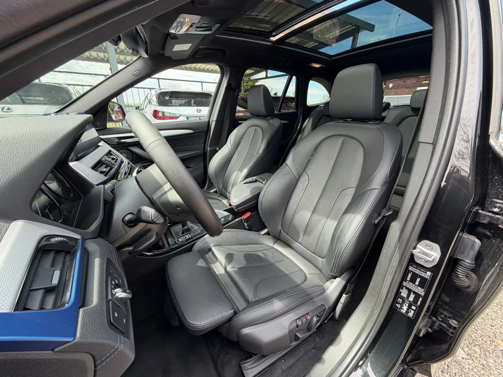 BMW X1 xDrive/M Pack/HUD/Panorama , снимка 13 - Автомобили и джипове - 53933358