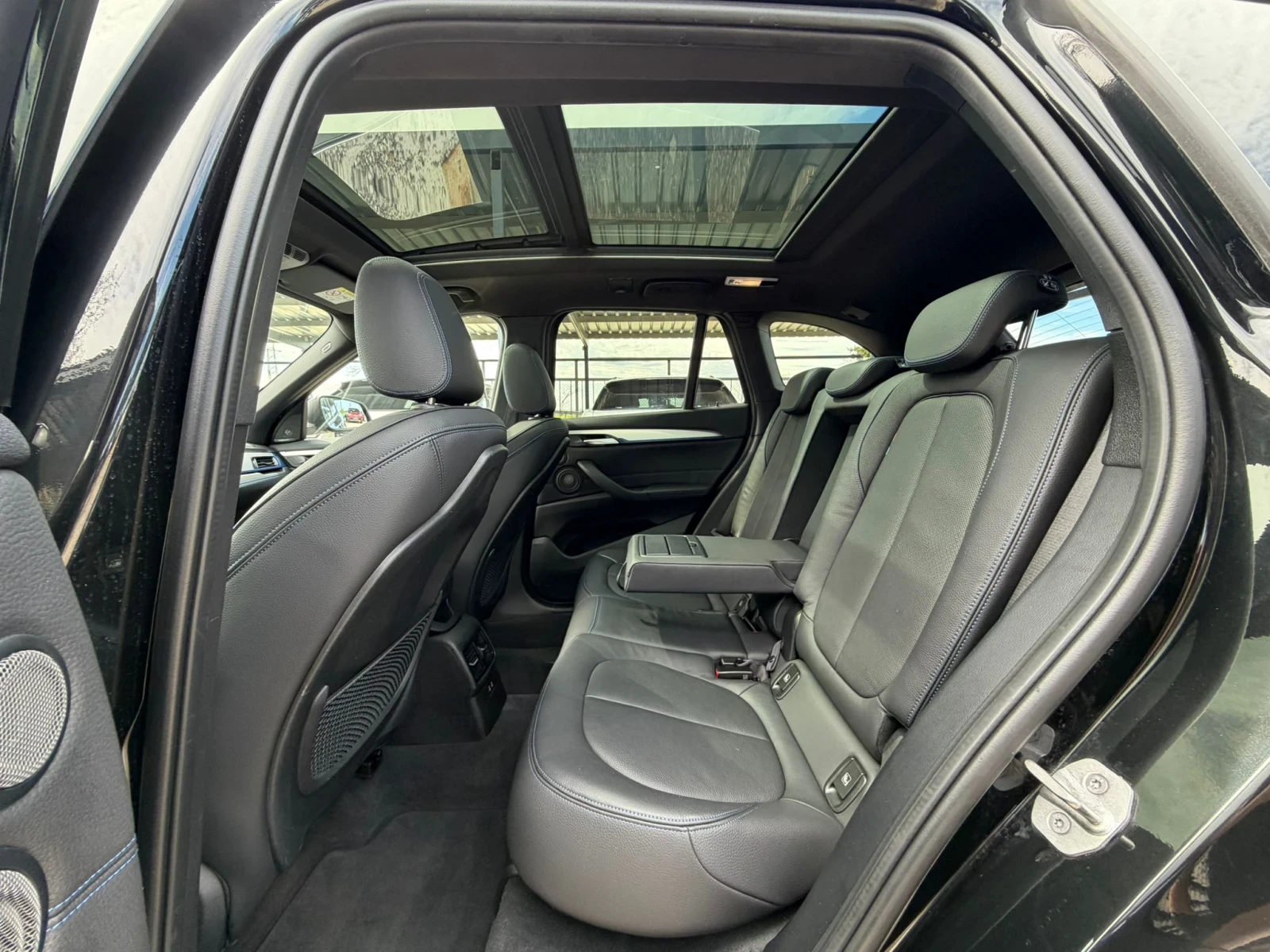 BMW X1 xDrive/M Pack/HUD/Panorama , снимка 14 - Автомобили и джипове - 53933358