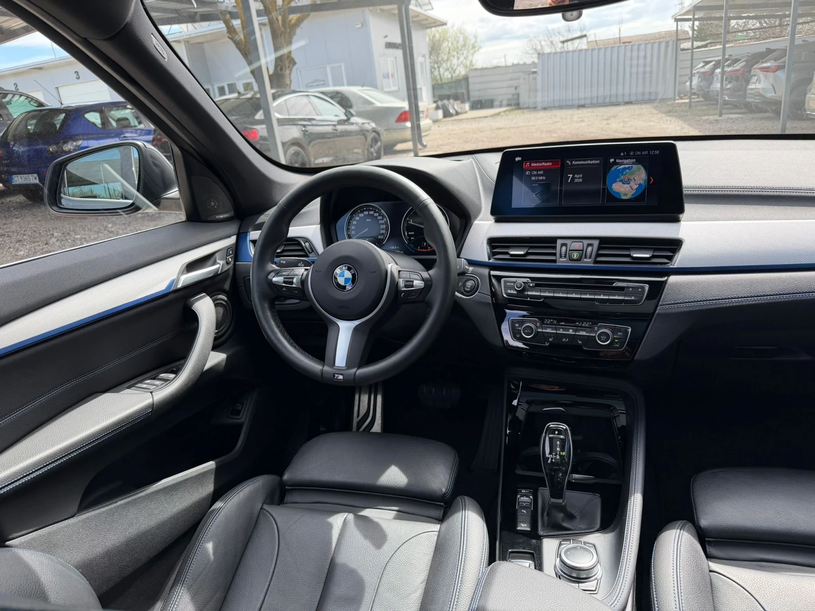 BMW X1 xDrive/M Pack/HUD/Panorama , снимка 10 - Автомобили и джипове - 53933358