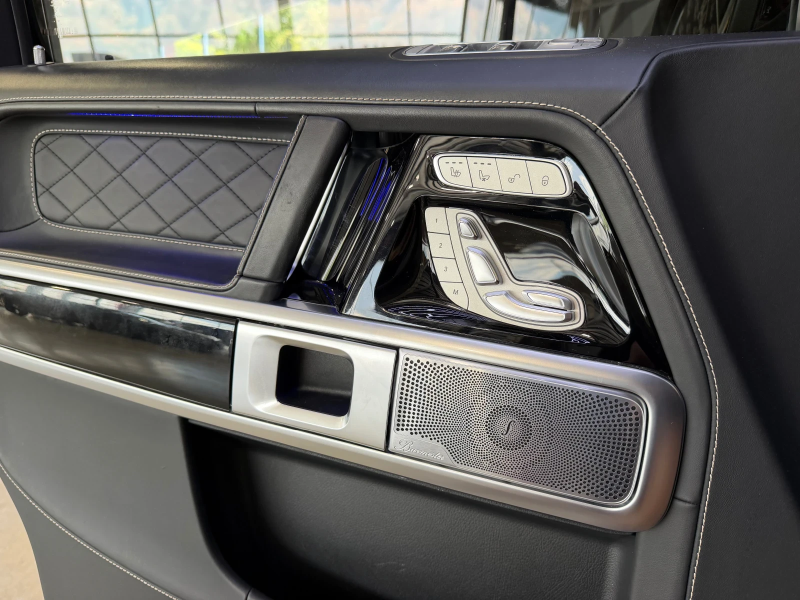 Mercedes-Benz G 63 AMG 4 MATIC * FULL Екстри * BURMESTER * Шибедах * , снимка 13 - Автомобили и джипове - 55322054