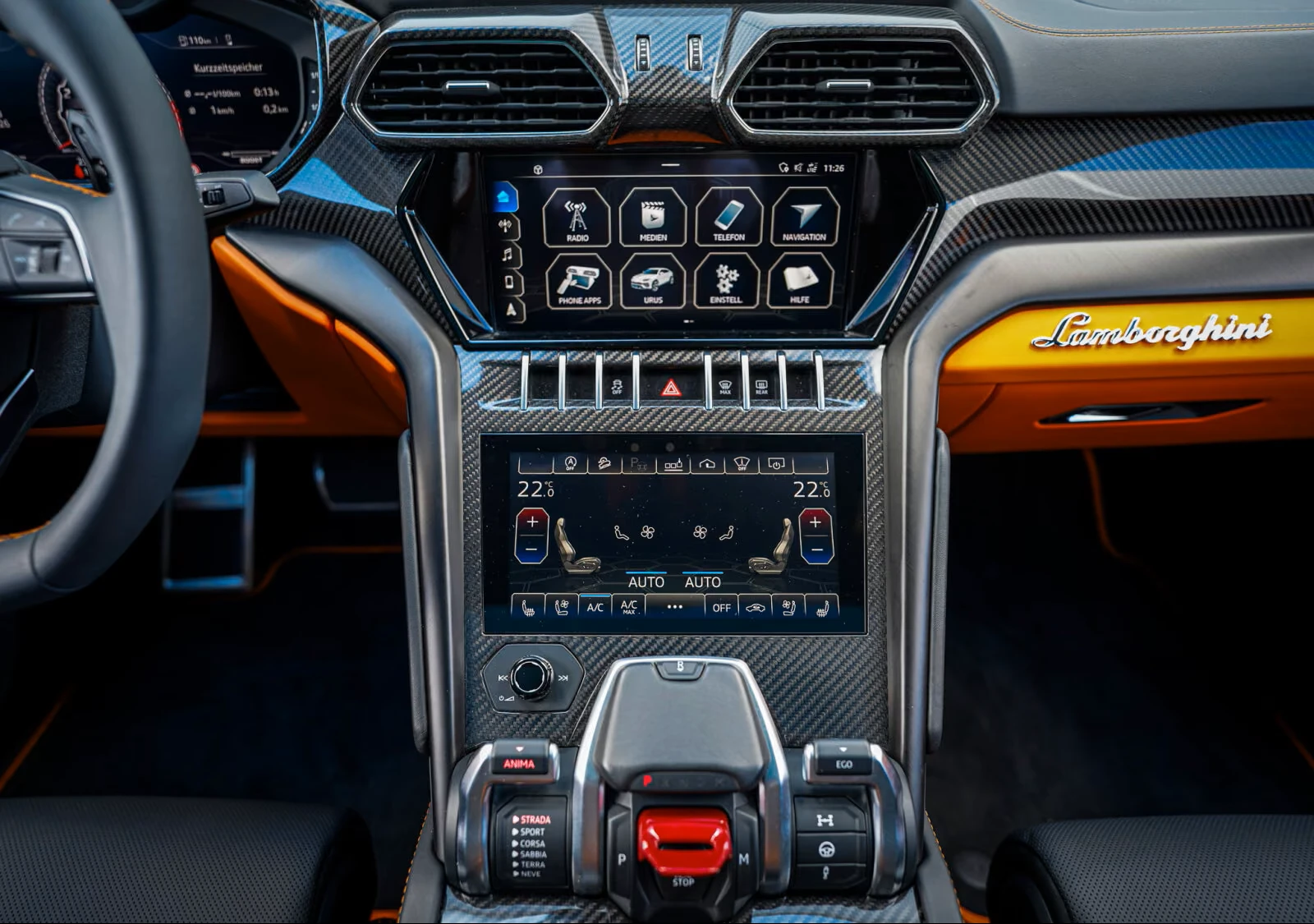 Lamborghini Urus CARBON* AKRAPOVIC* HEAD-UP* B&O* PANO* KEYLESS* DI, снимка 11 - Автомобили и джипове - 55952297
