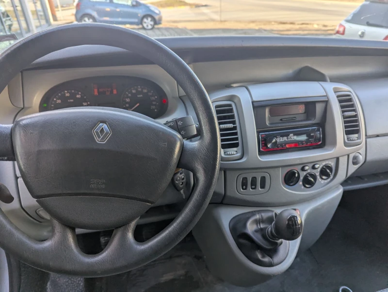 Renault Trafic 2.0 dci 115hp, снимка 8 - Бусове и автобуси - 48863365