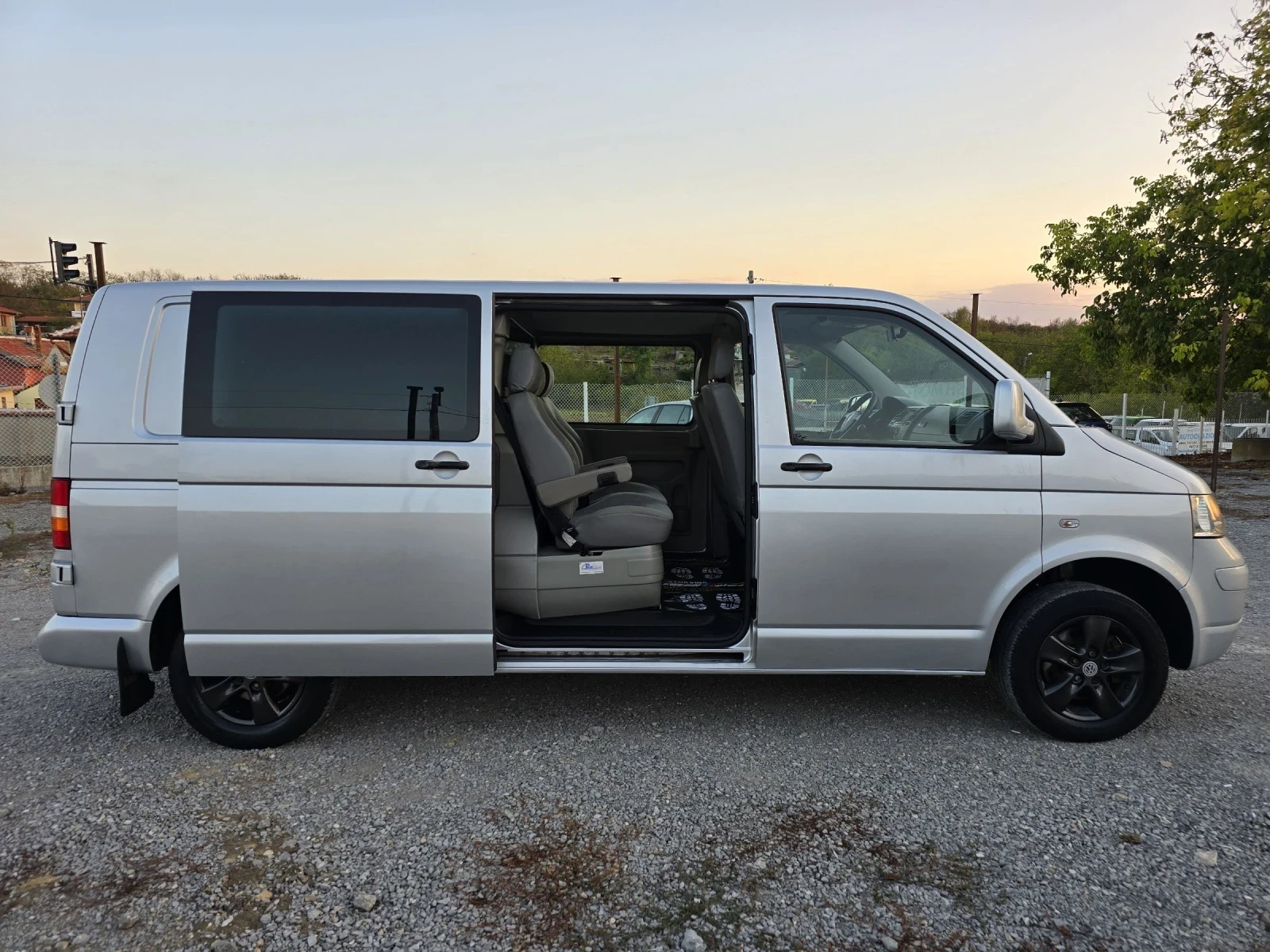 VW Transporter 2.5 TDI 131 К.С. ДЪЛГА БАЗА / КЛИМАТИК - изображение 8