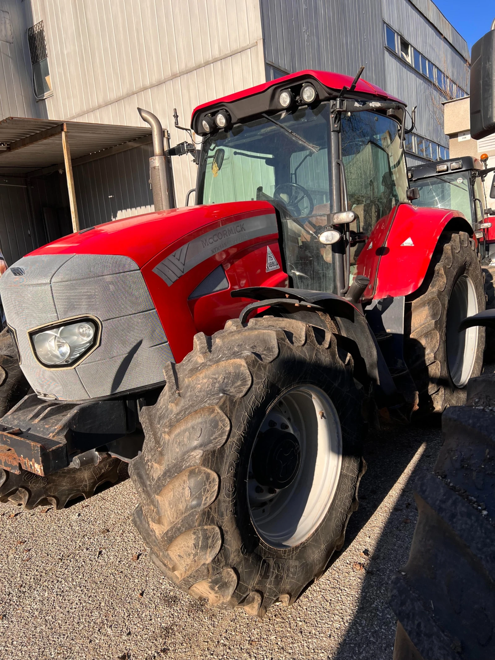 Трактор McCormick XTX145, снимка 1