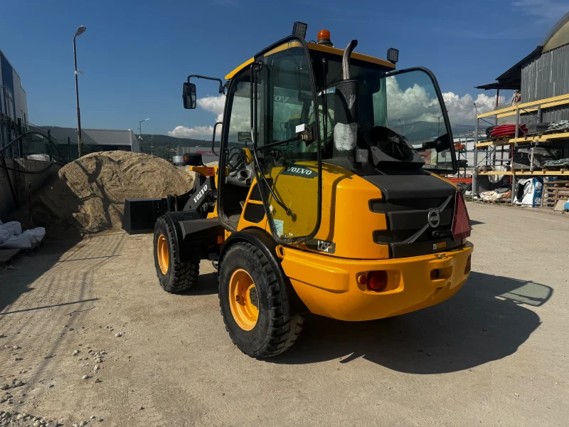 Челен товарач Volvo L 25F, снимка 3 - Индустриална техника - 51299646