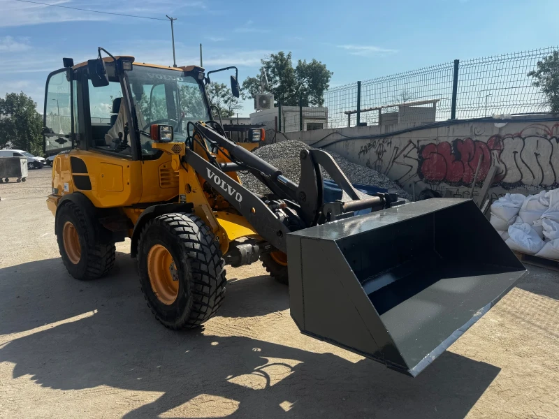 Челен товарач Volvo L 25F, снимка 4 - Индустриална техника - 51299646