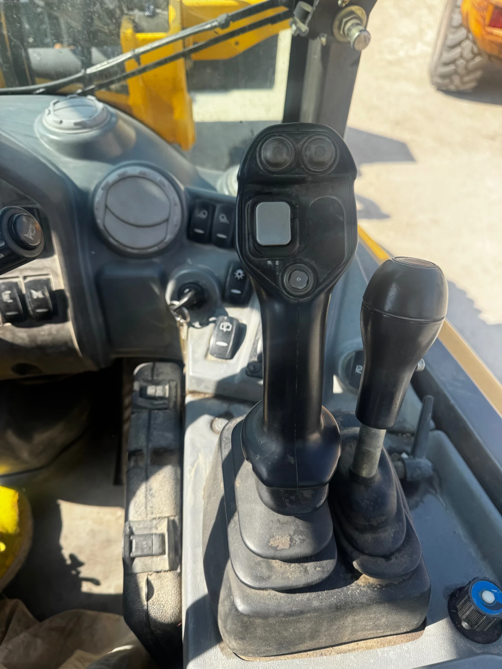 Челен товарач Volvo L 25F - изображение 5