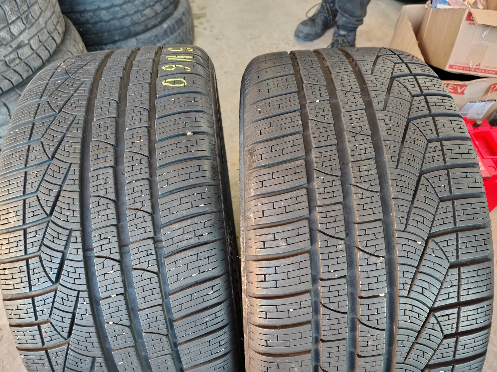 Гуми Зимни 255/40R18
