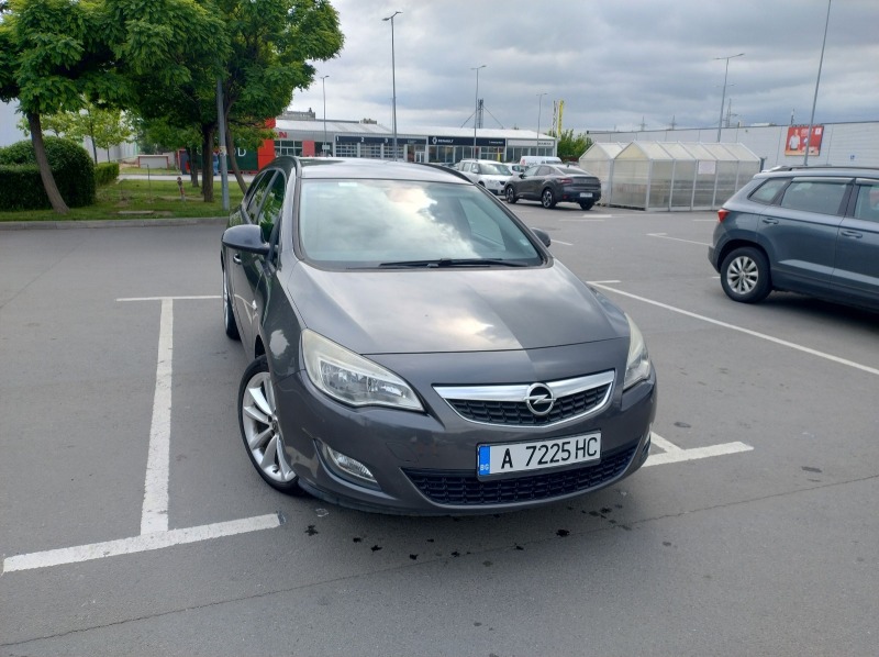 Opel Astra J CDTI, снимка 4 - Автомобили и джипове - 46277552
