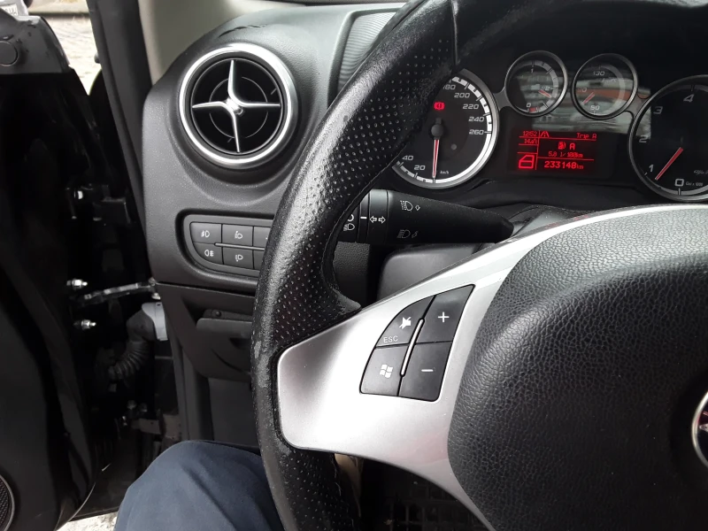 Alfa Romeo MiTo 1, 6 jTDm, снимка 7 - Автомобили и джипове - 51836624