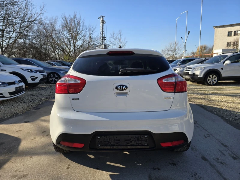Kia Rio 1.4d 90к.с 6 скорости Топ състояние , снимка 6 - Автомобили и джипове - 52772482