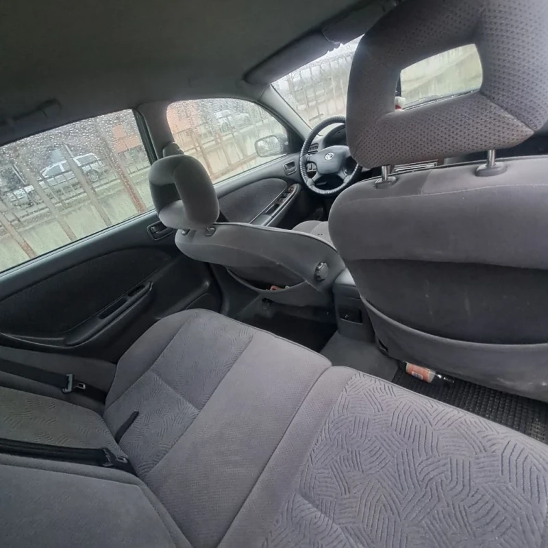 Toyota Avensis, снимка 8 - Автомобили и джипове - 52892694