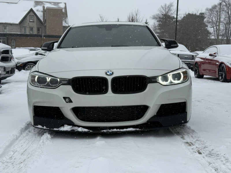 BMW 335 ALPINE WHITE| M-PK| PERF BRAKES| РЪЧКА, снимка 2 - Автомобили и джипове - 53340650