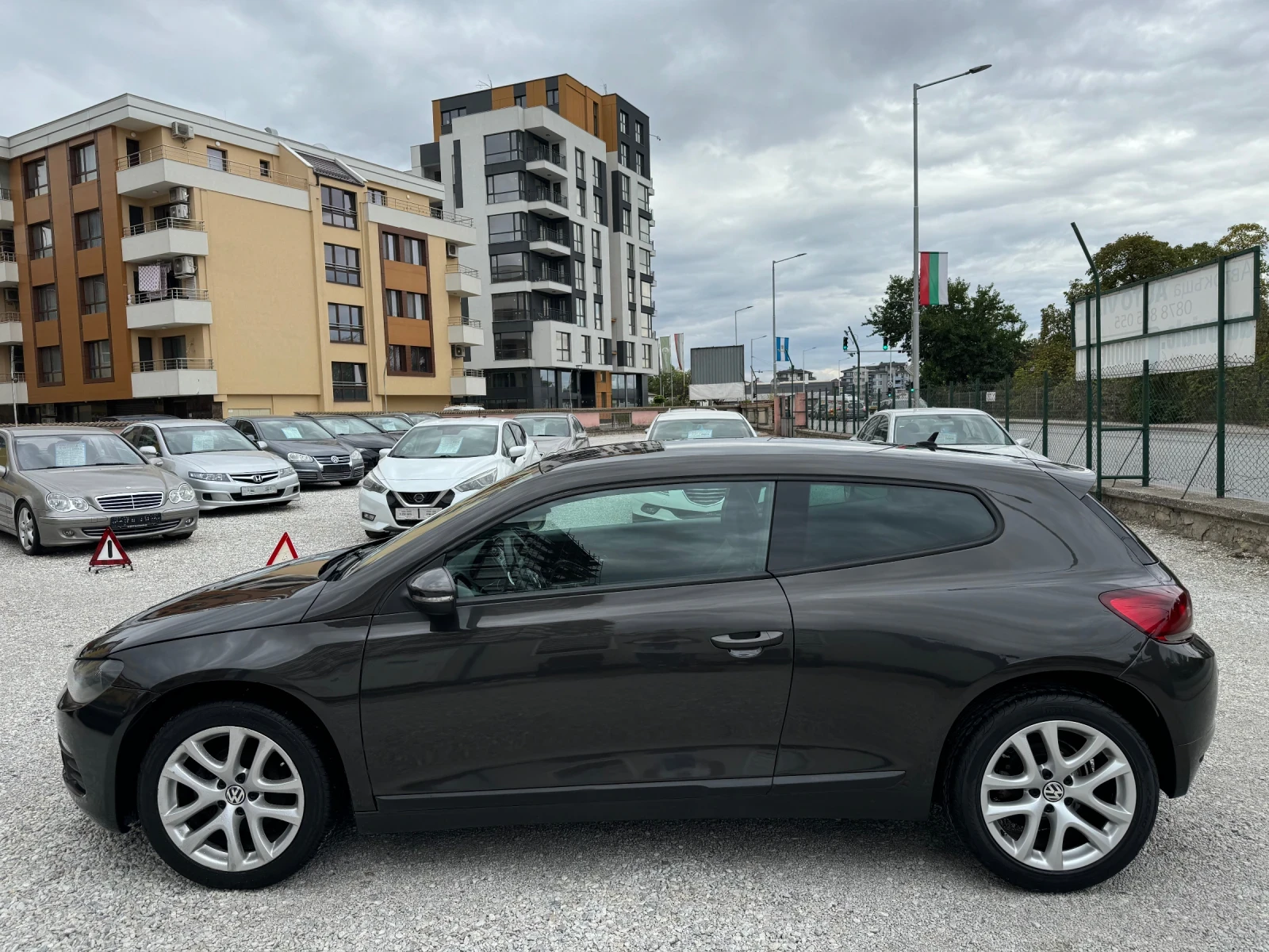 VW Scirocco 2, 0 TDi* FACELIFT* AUTOMATIC* FULLEXTRA* EURO 5 - изображение 5