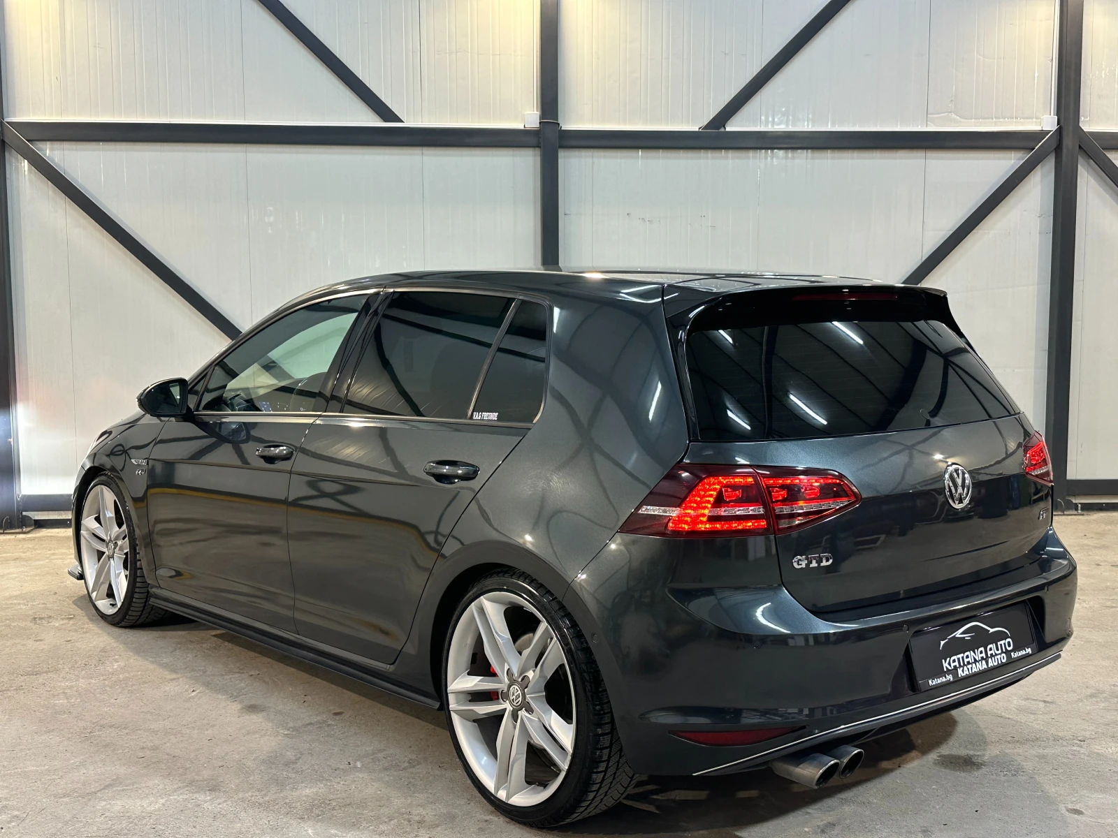 VW Golf * GTD* R-LINE* DISTRONIC* САМОПАРКИРАНЕ* ПОДГРЕВ*  - изображение 5