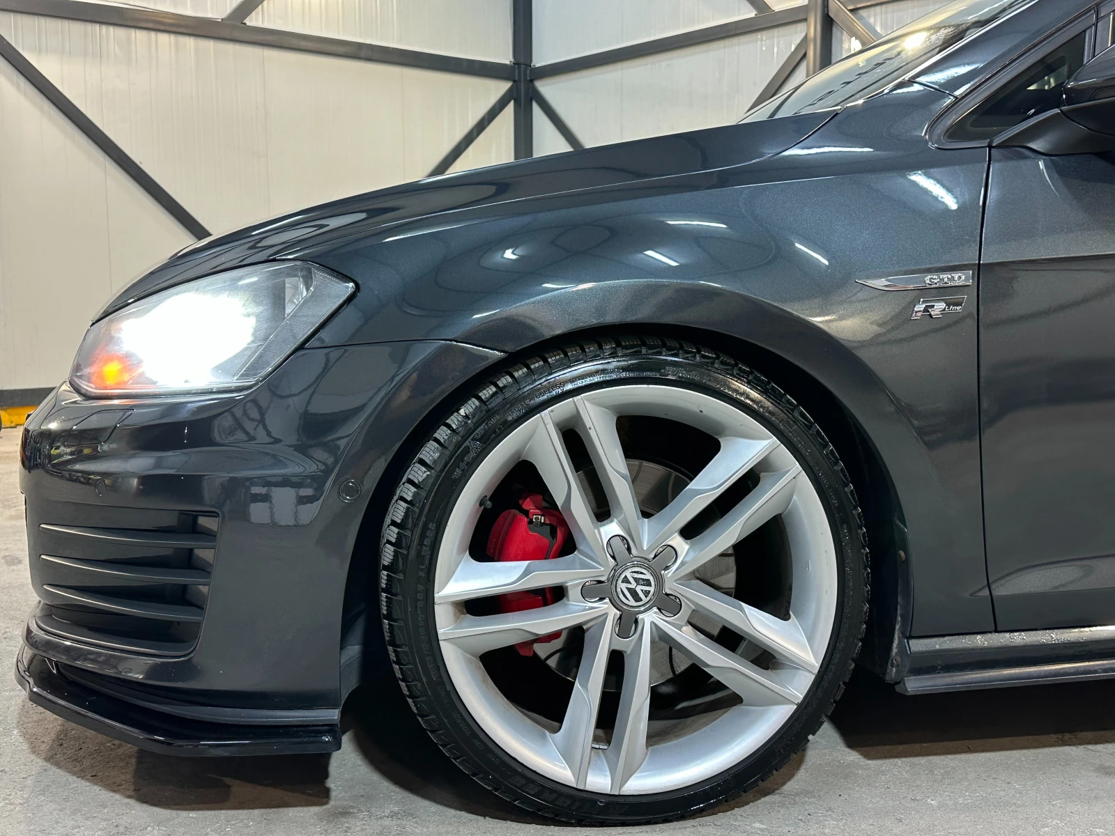 VW Golf * GTD* R-LINE* DISTRONIC* САМОПАРКИРАНЕ* ПОДГРЕВ*  - изображение 9