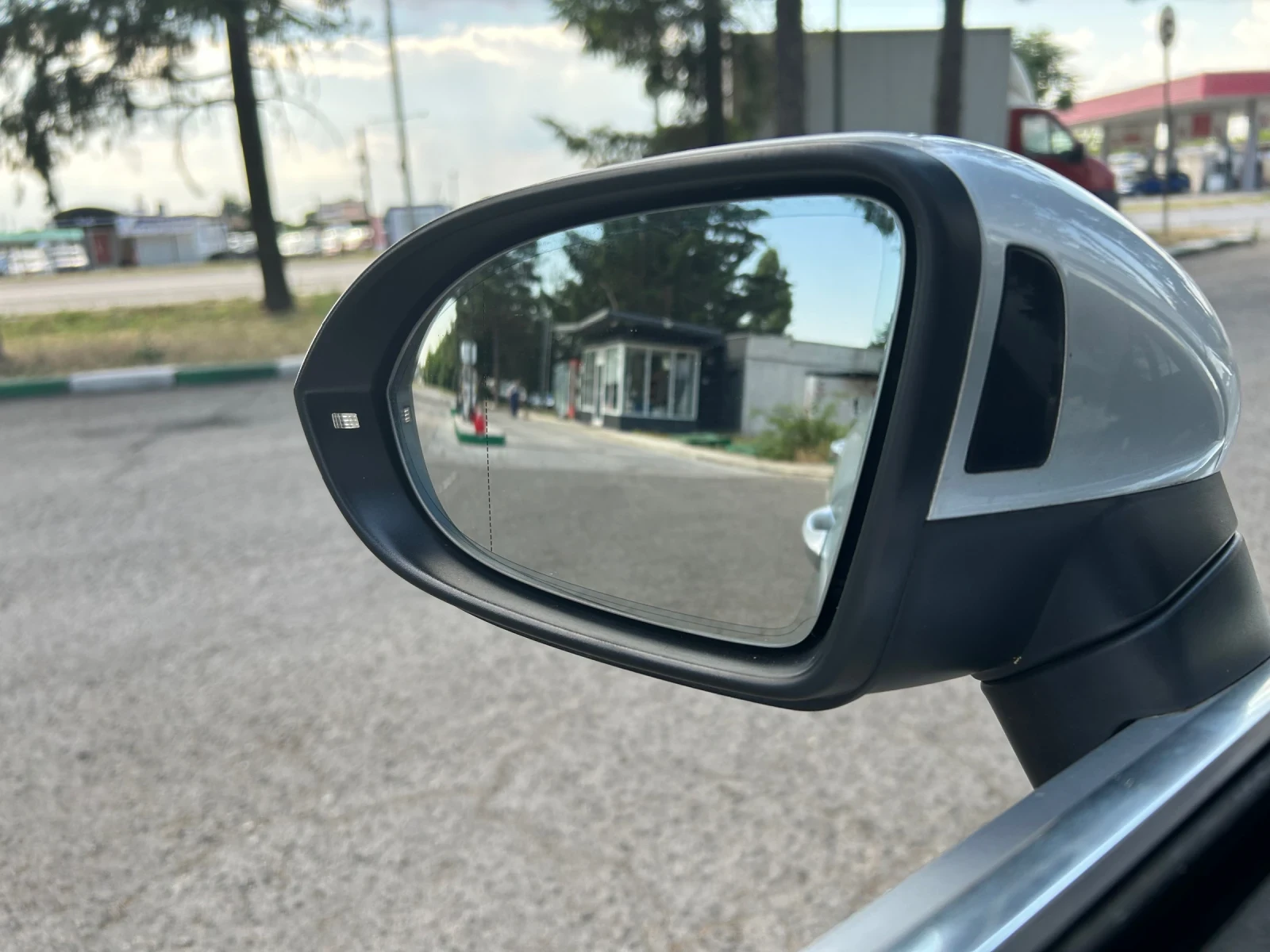 VW Passat 2.0 DSG  - изображение 9