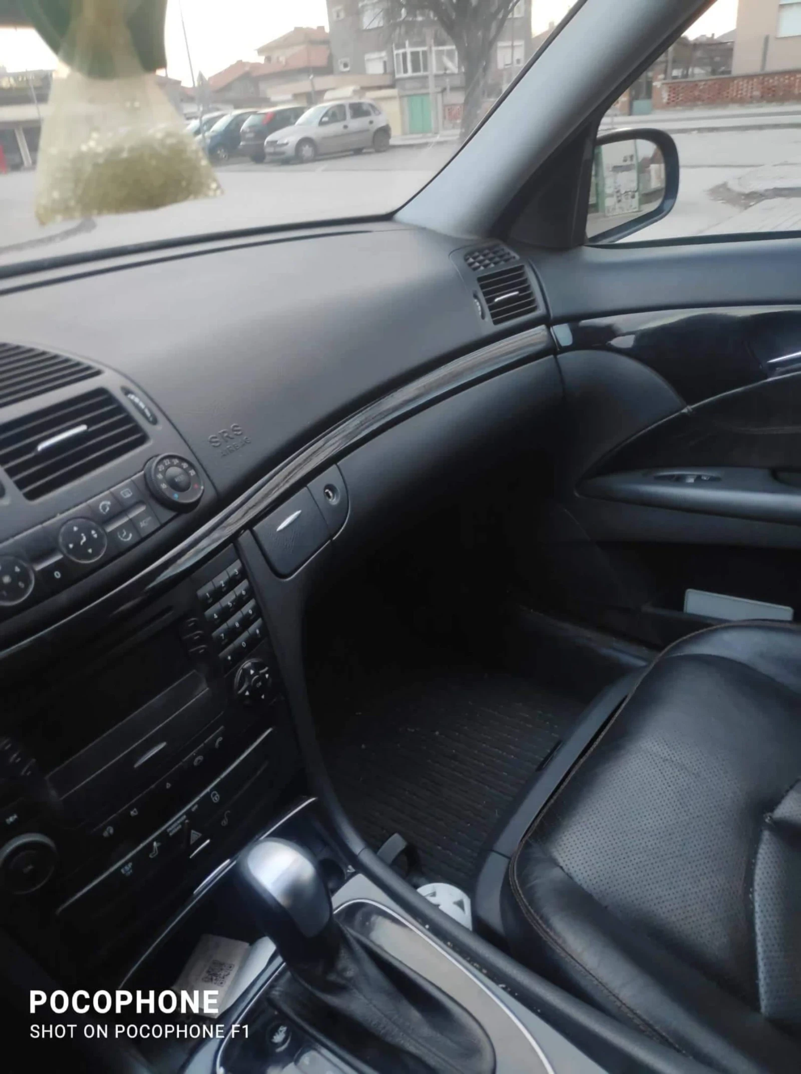 Mercedes-Benz E 220 Елеганс - изображение 2