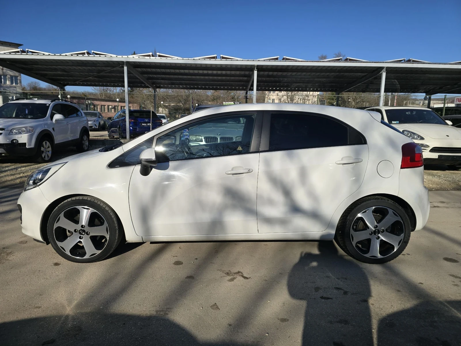 Kia Rio 1.4d 90к.с 6 скорости Топ състояние  - изображение 7