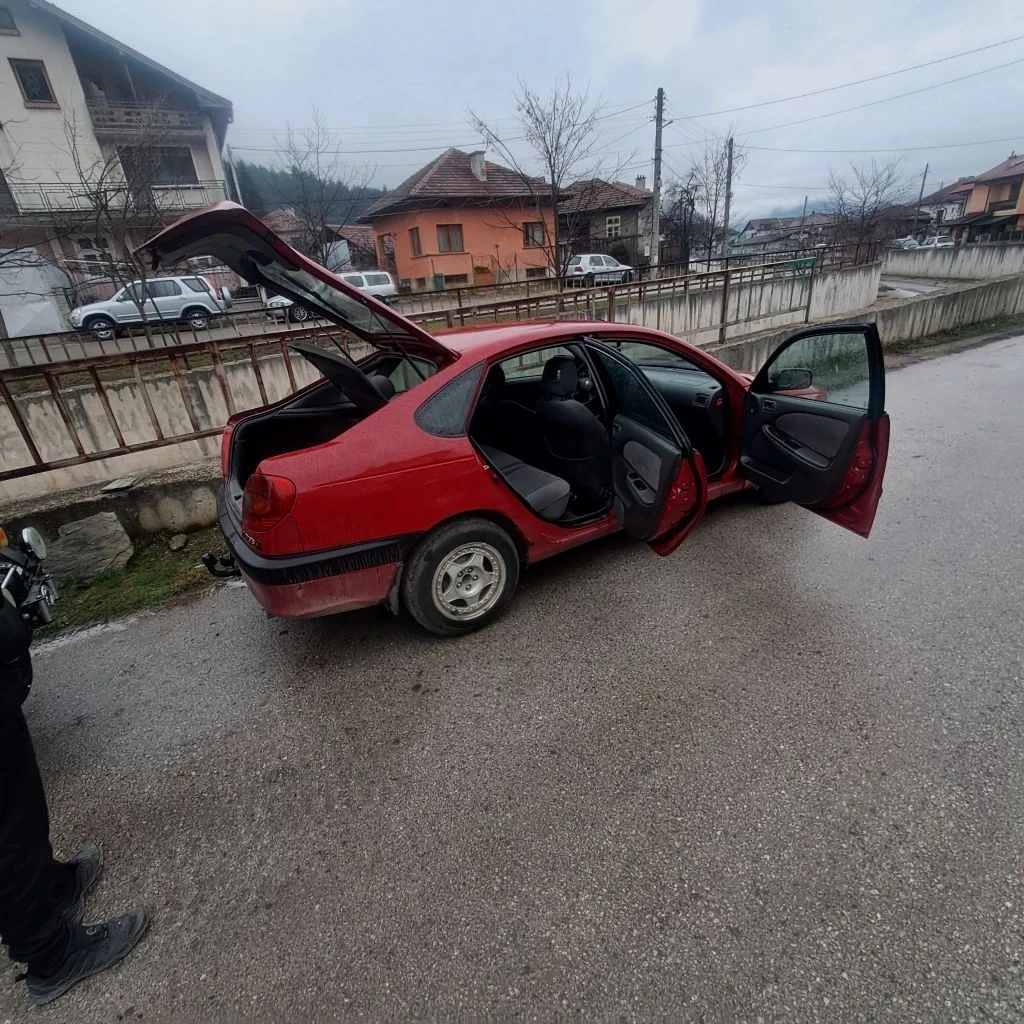 Toyota Avensis  - изображение 3