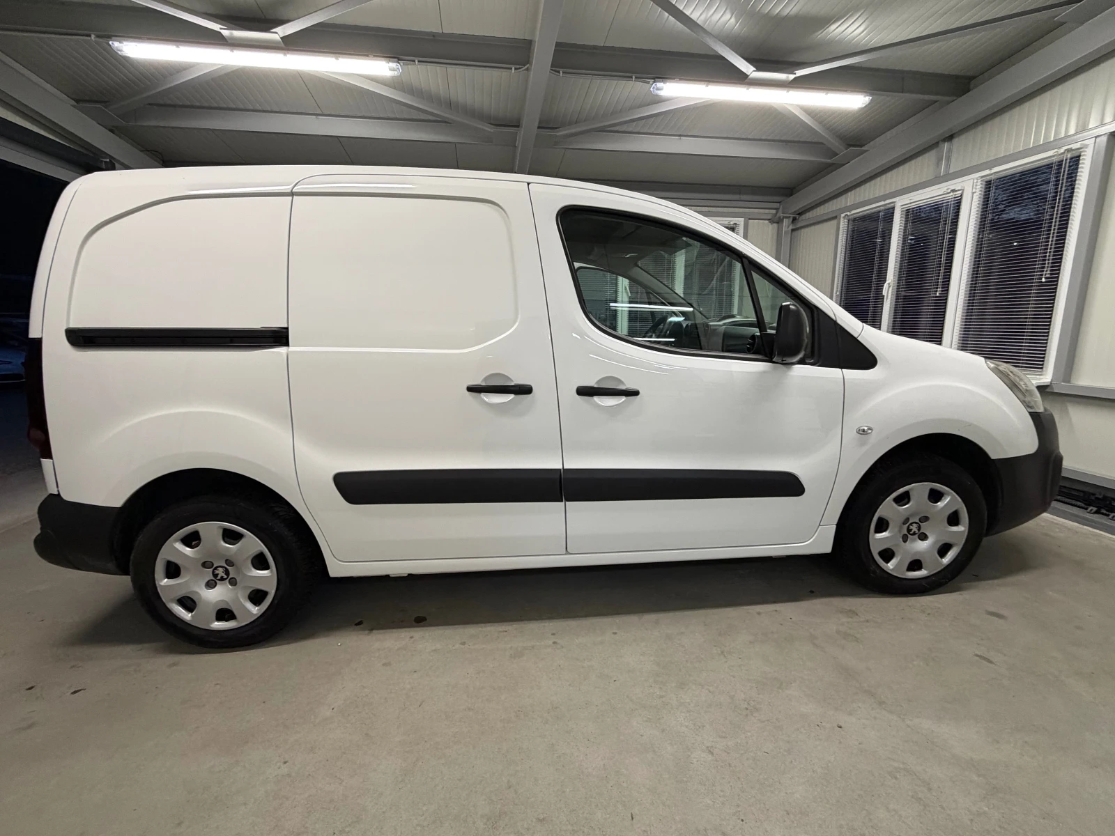 Peugeot Partner 1.6BLUHDI* TOP* EVRO6  - изображение 8