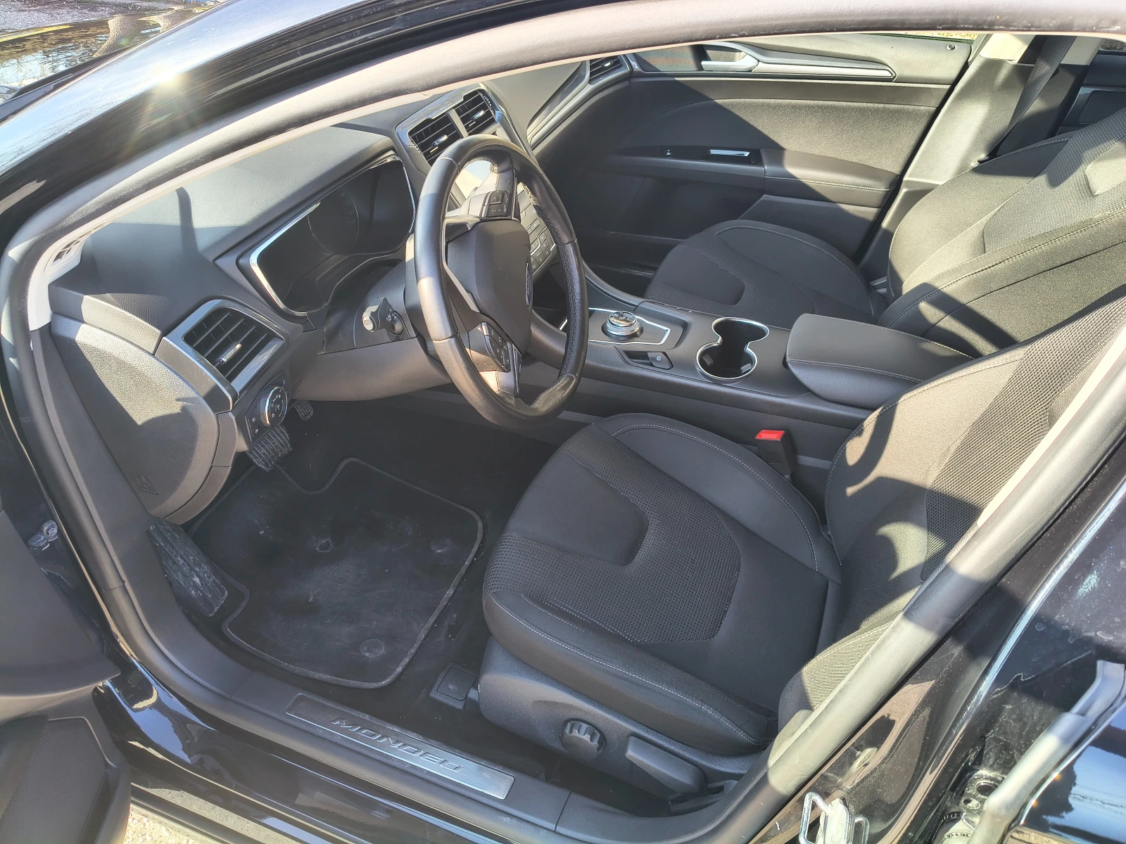 Ford Mondeo Titanium/190 к.с./Distronic /Теглич/Самопаркиране, снимка 11 - Автомобили и джипове - 53803714