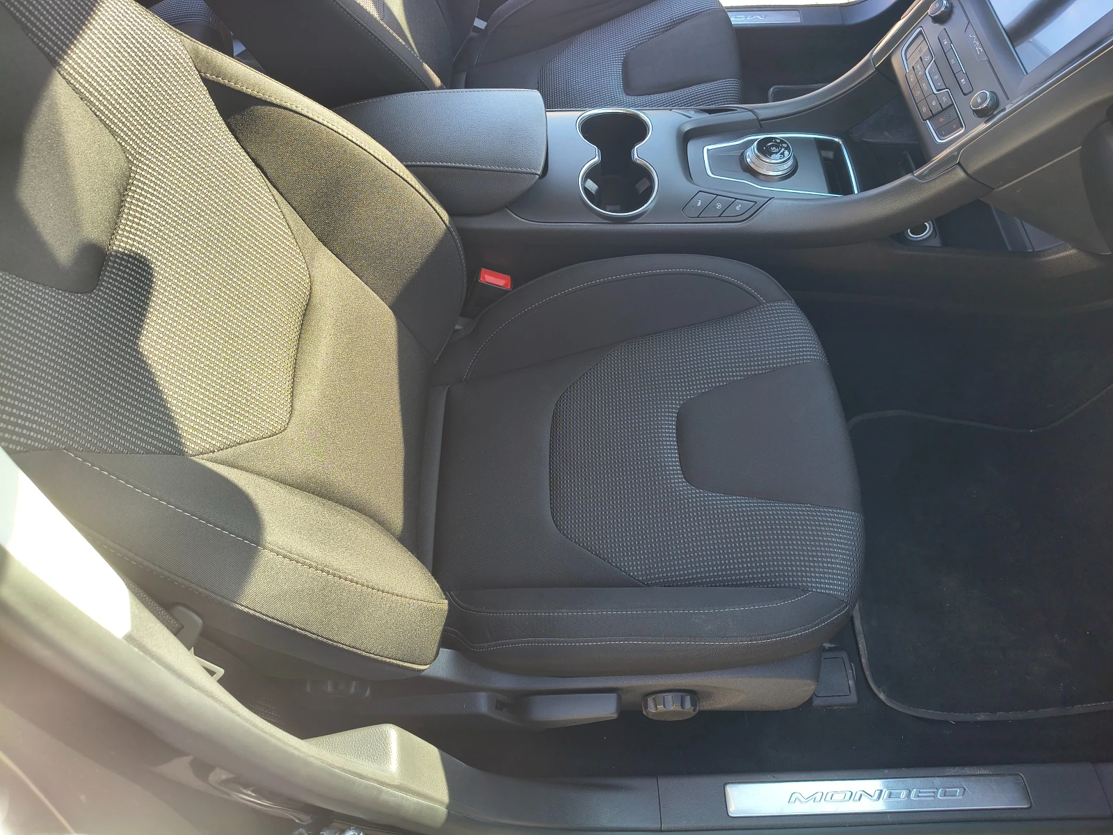 Ford Mondeo Titanium/190 к.с./Distronic /Теглич/Самопаркиране, снимка 12 - Автомобили и джипове - 53803714