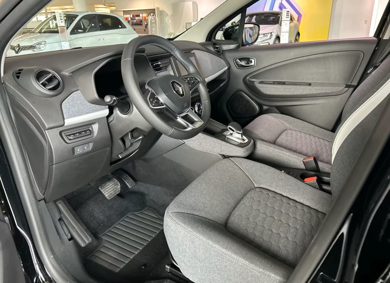 Renault Zoe EVOLUTION* 50kWh* LED* CARPLAY* NAVI* , снимка 7 - Автомобили и джипове - 53970012