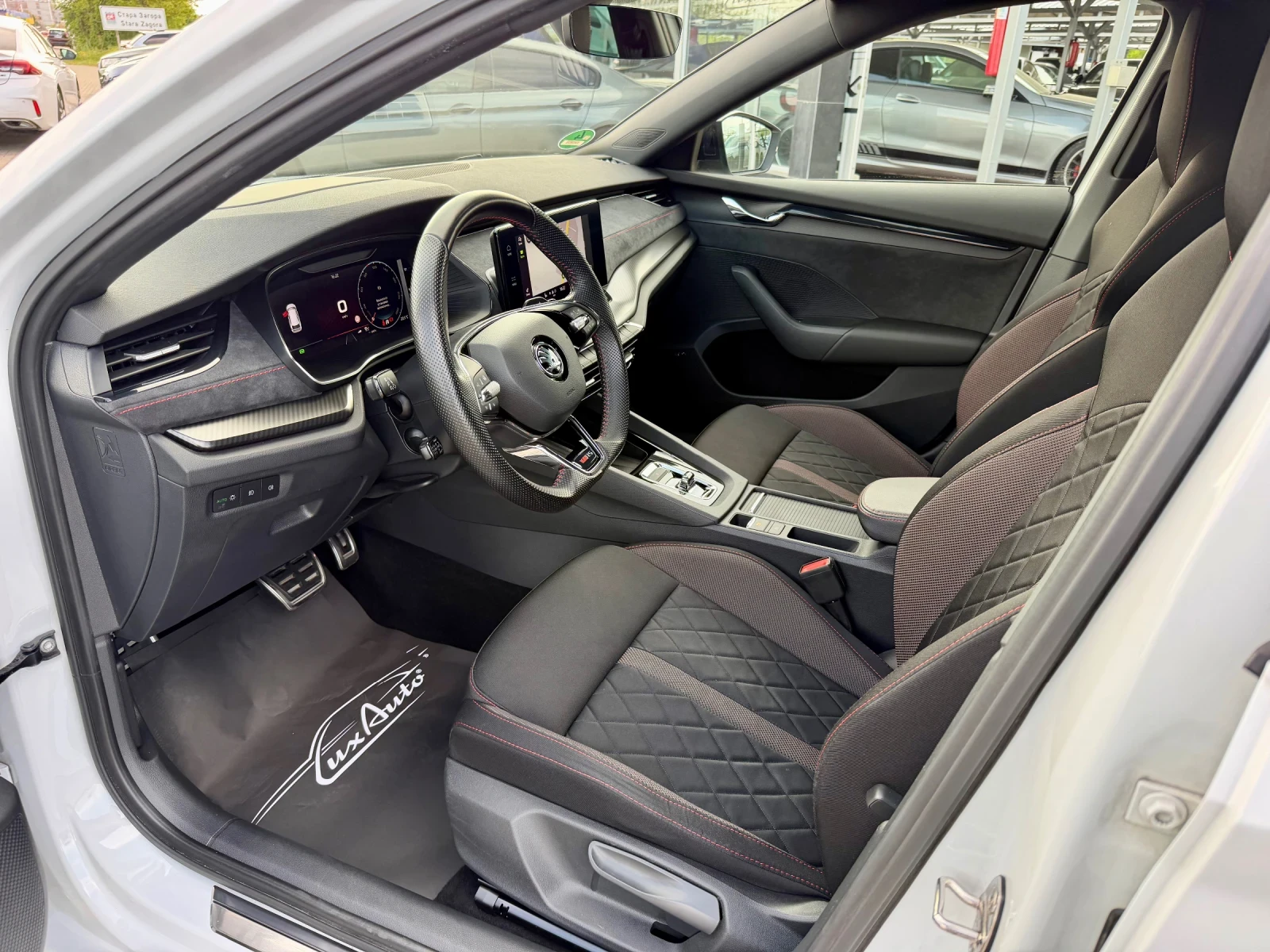 Skoda Octavia 2.0TDI#RS#CRYSTAL#DISTR#HEADUP#CANTON#KEYLESS, снимка 7 - Автомобили и джипове - 54416858