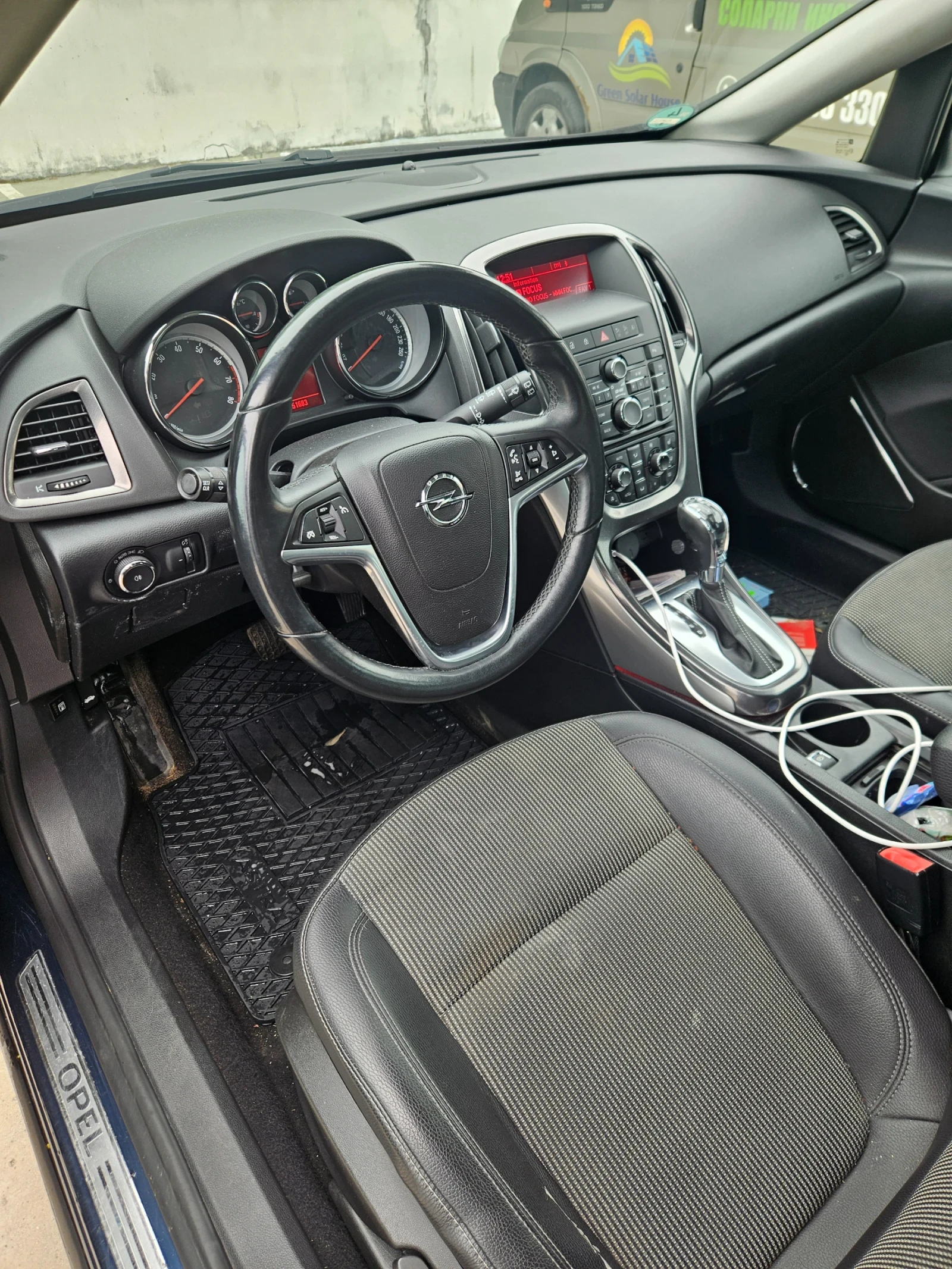 Opel Astra 1.4 Turbo, снимка 6 - Автомобили и джипове - 54466610
